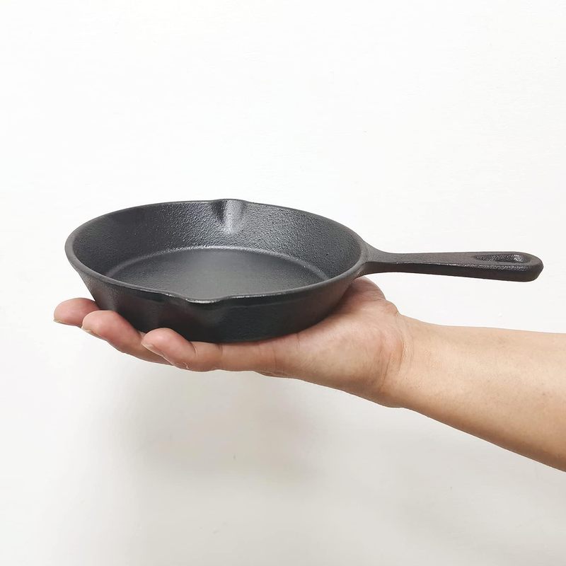 Skillet Cast Iron Camp - مقلاة من الحديد الزهر مقاس 6