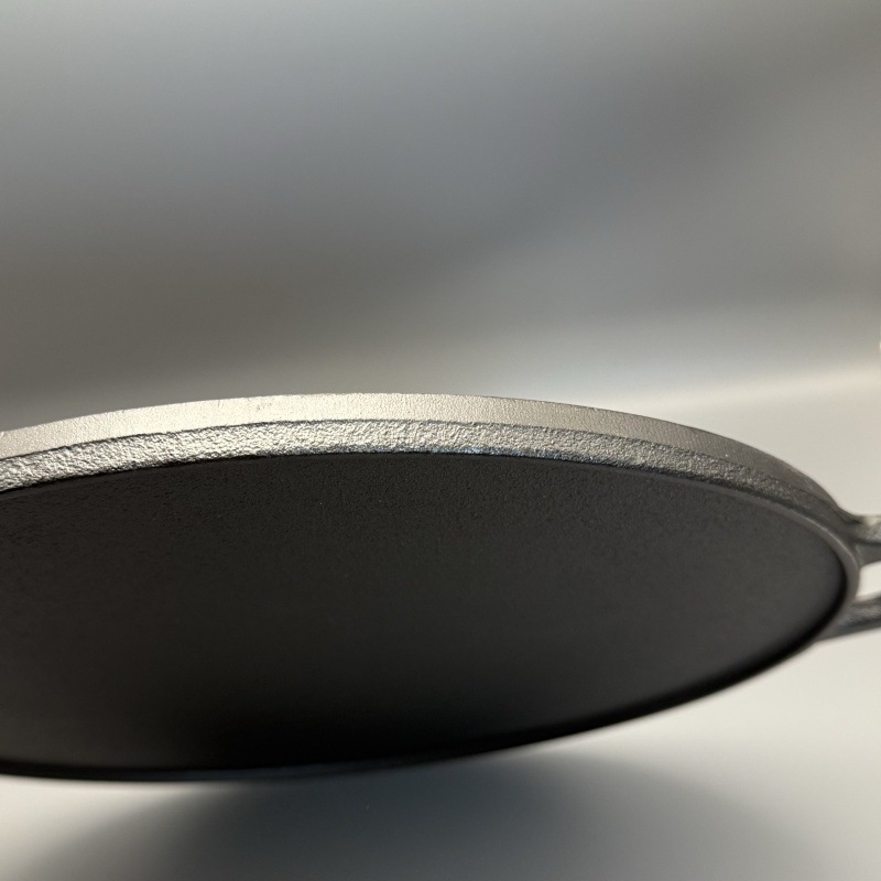 مقلاة شواء مسطحة من الحديد الز - مراجعة Skillet Cast Iron Camp وسعره