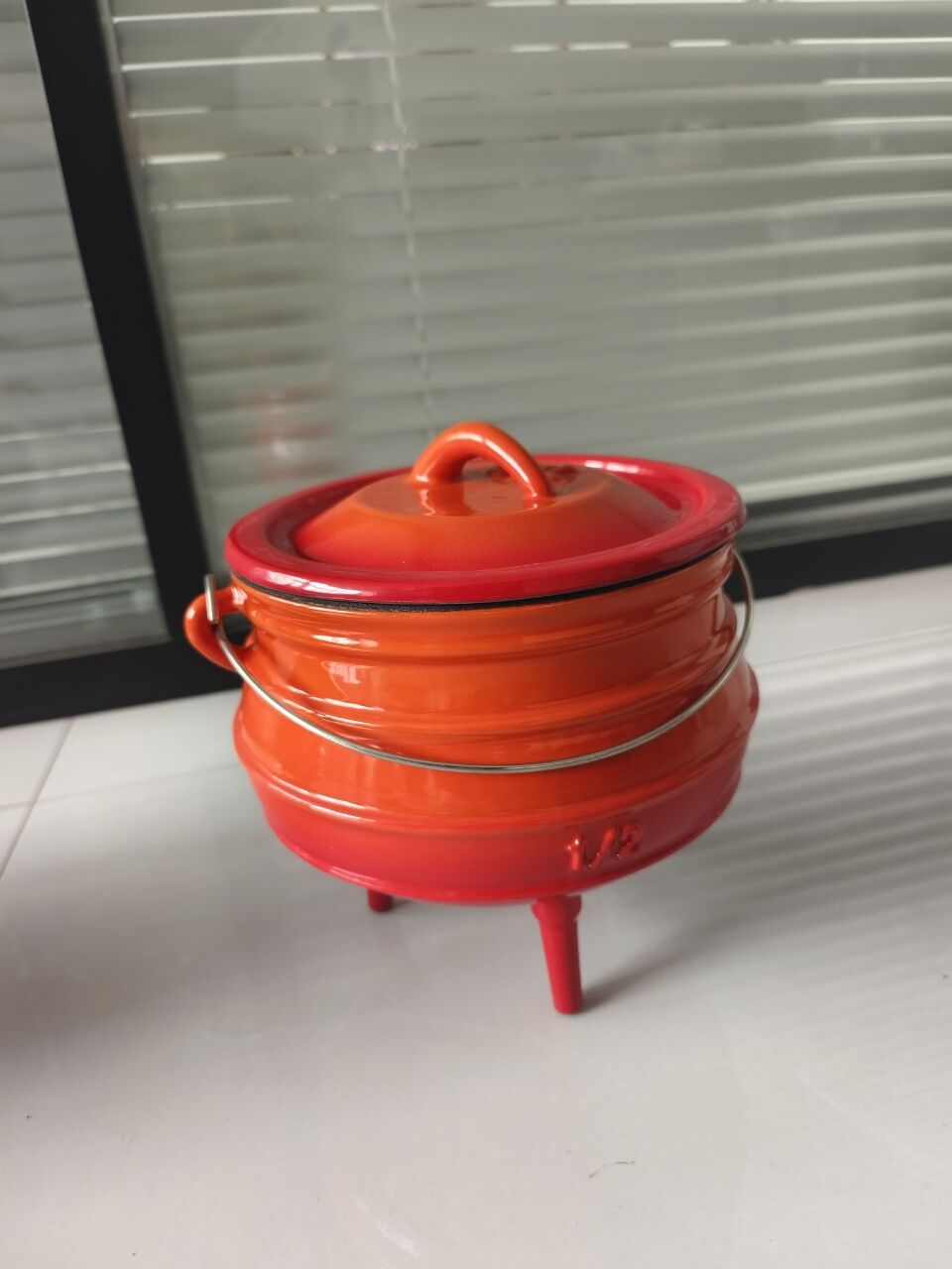 1/2 #   فرن هولندي من الحديد ا - مراجعة Camp Dutch Oven Cast وسعره