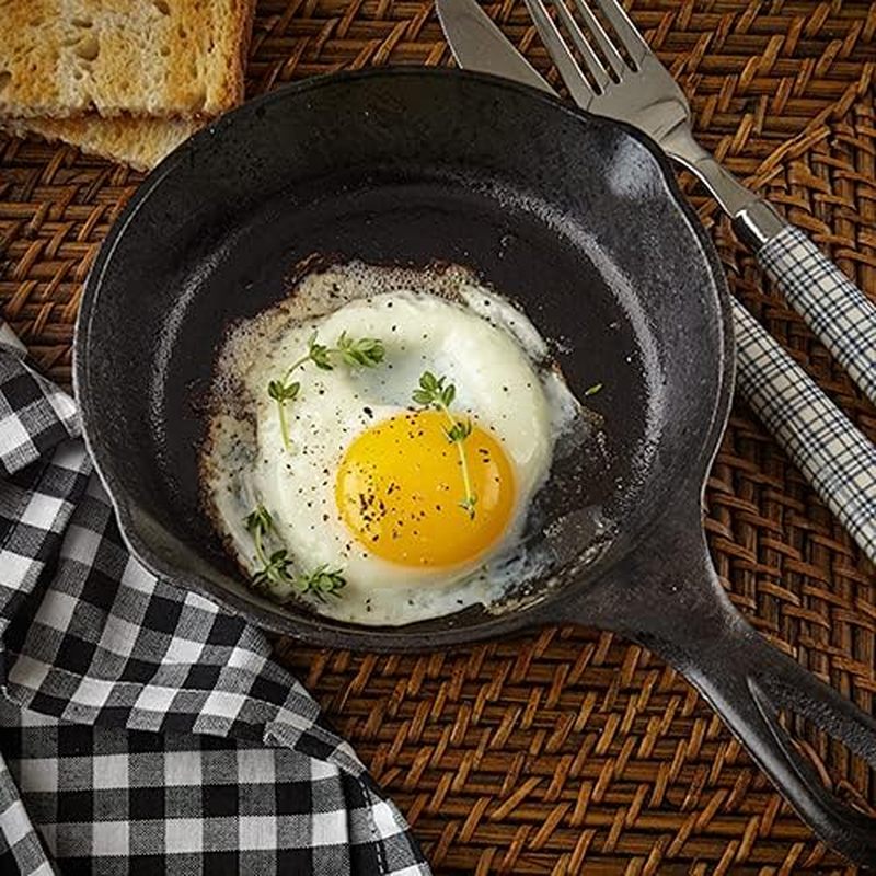 مقلاة من الحديد الزهر مقاس 6 ب - مراجعة Skillet Cast Iron Camp وسعره
